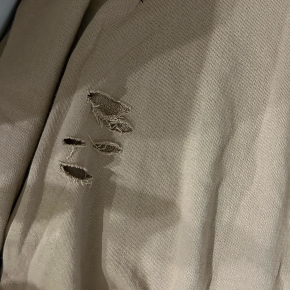 💥PRICE⬇️
Aerie • Tan Sweat Shirt w/ Rips • Size M • - Picture 5 of 8